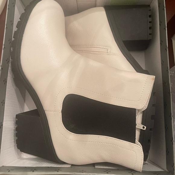 Booties - Picture 3 of 4